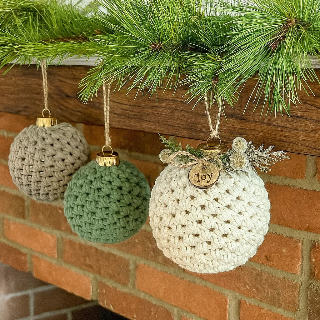 Crochet Christmas Ornament Pattern – DIY Bauble Crochet Pattern PDF – Handmade Holiday Tree Decoration Pattern (Beginner Friendly)